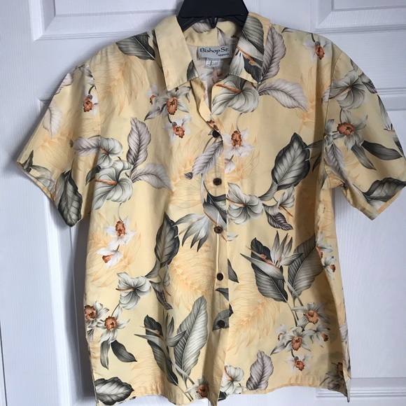 HAWAIIAN 🌺 SHIRT